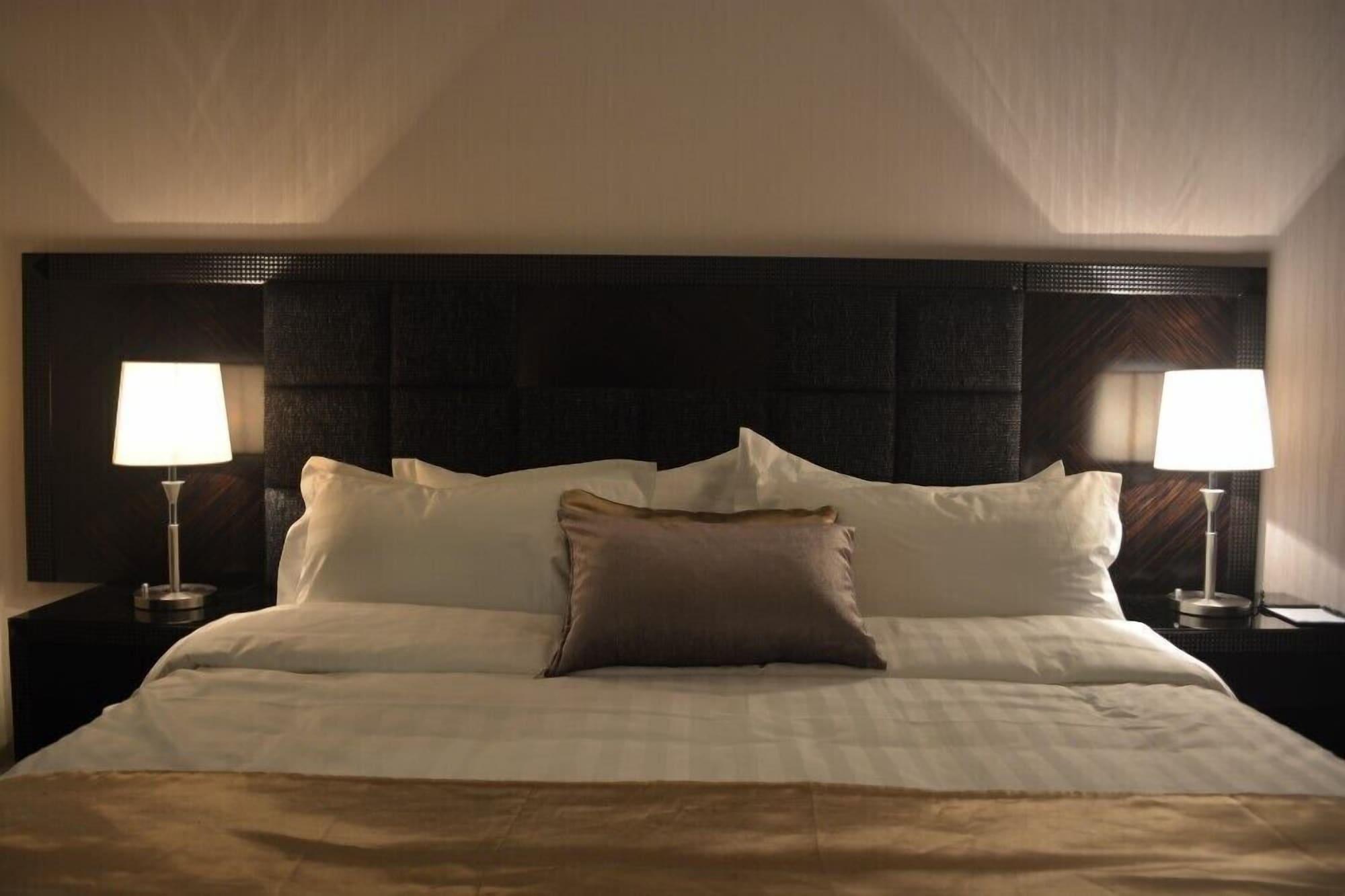 Tilal Almadina Hotel & Suites Амман Экстерьер фото
